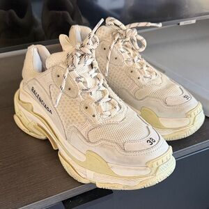 Balenciaga Women's Cream Sneakers